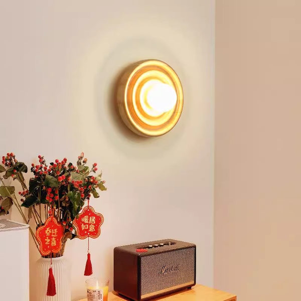Wandlampe aus Massivholz im japanischen Stil mit Wasserkräuselungen