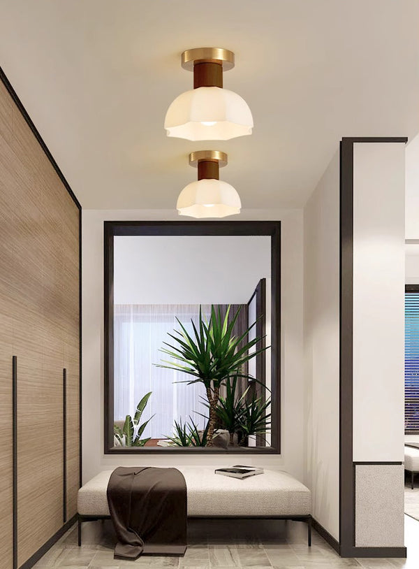 Deckenlampe aus Massivholz im cremefarbenen Stil