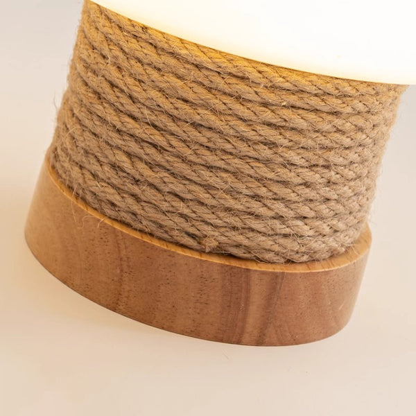 Cremefarbene Tischlampe im Pilz-Stil