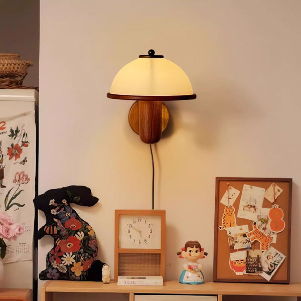 Wandlampe Pilz aus Massivholz