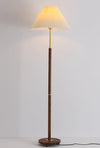 Stehlampe aus Walnussholz mit Plissee