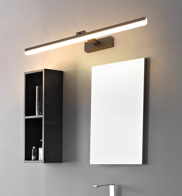 Einfache Spiegelwandlampe