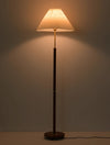 Stehlampe aus Walnussholz mit Plissee