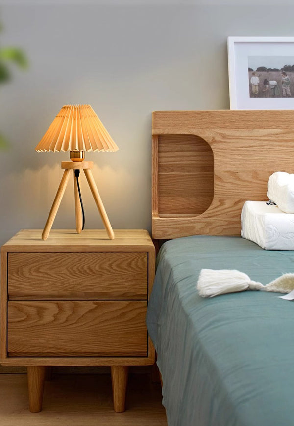 Plissierte Nachttischlampe im japanischen Stil