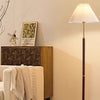 Stehlampe aus Walnussholz mit Plissee