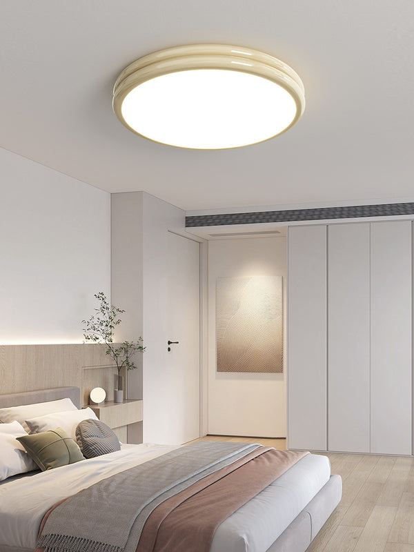 Simple cream style ceiling lamp