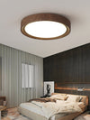 Einfache runde Deckenlampe für Schlafzimmer mit Holzmaserung
