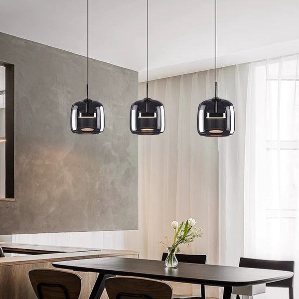 Designers recommend glass chandeliers