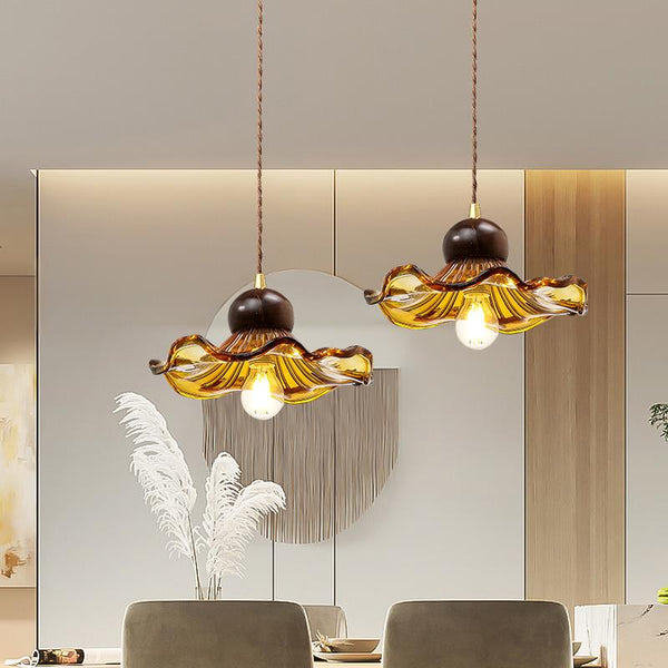 Lustre médiéval en verre de noyer