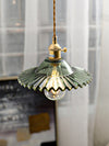 Lustre en verre vert frais