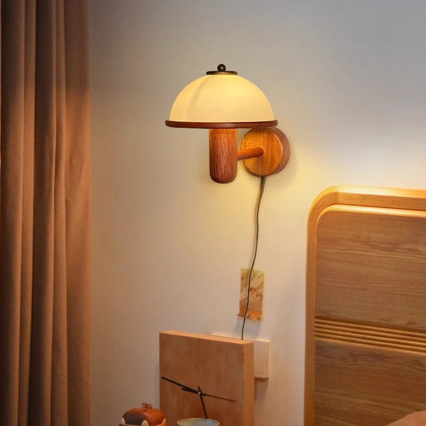 Wandlampe Pilz aus Massivholz