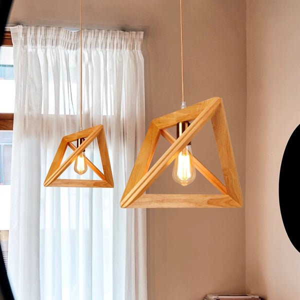Lustre triangulaire en bois massif