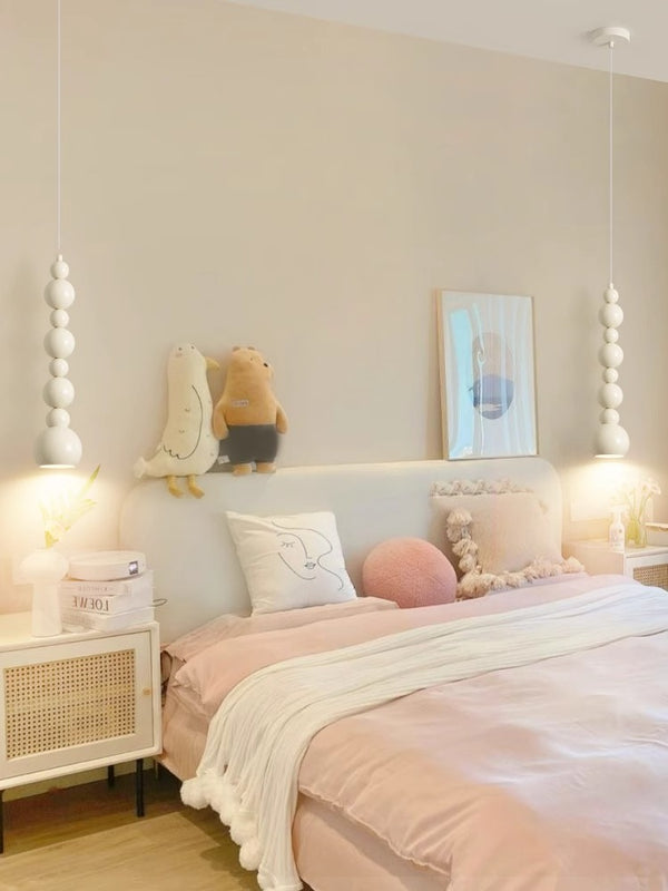 Kreativer Kronleuchter im cremefarbenen Stil mit Kürbislampe