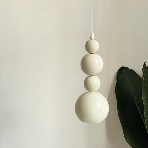 Kreativer Kronleuchter im cremefarbenen Stil mit Kürbislampe