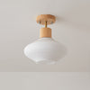 Deckenlampe aus Massivholz im cremefarbenen Stil