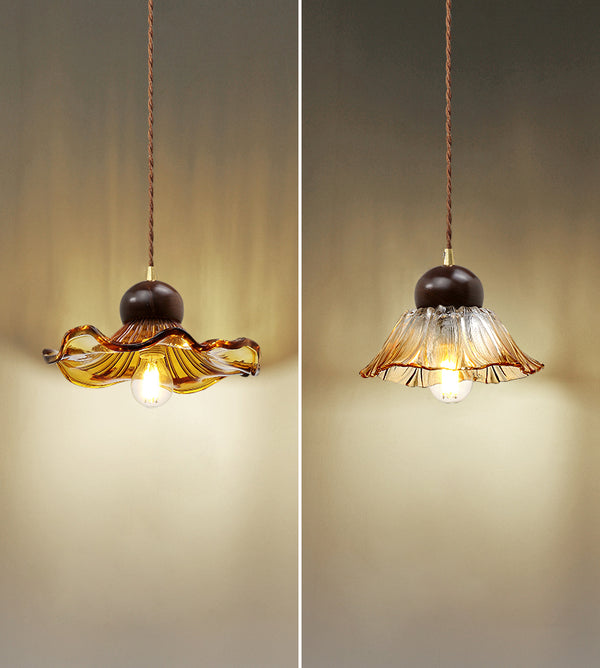 Lustre médiéval en verre de noyer