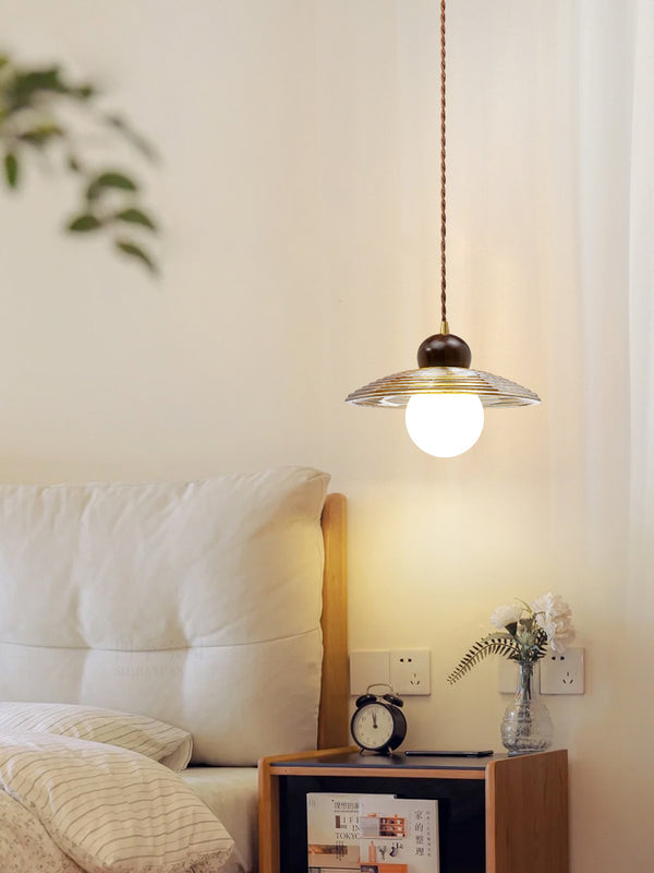 Lustre médiéval en verre de noyer