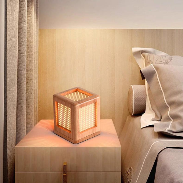 Quadratische Nachttischlampe aus Massivholz