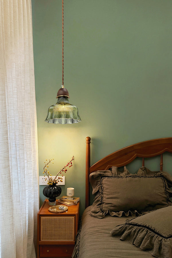 Lustre médiéval en verre de noyer