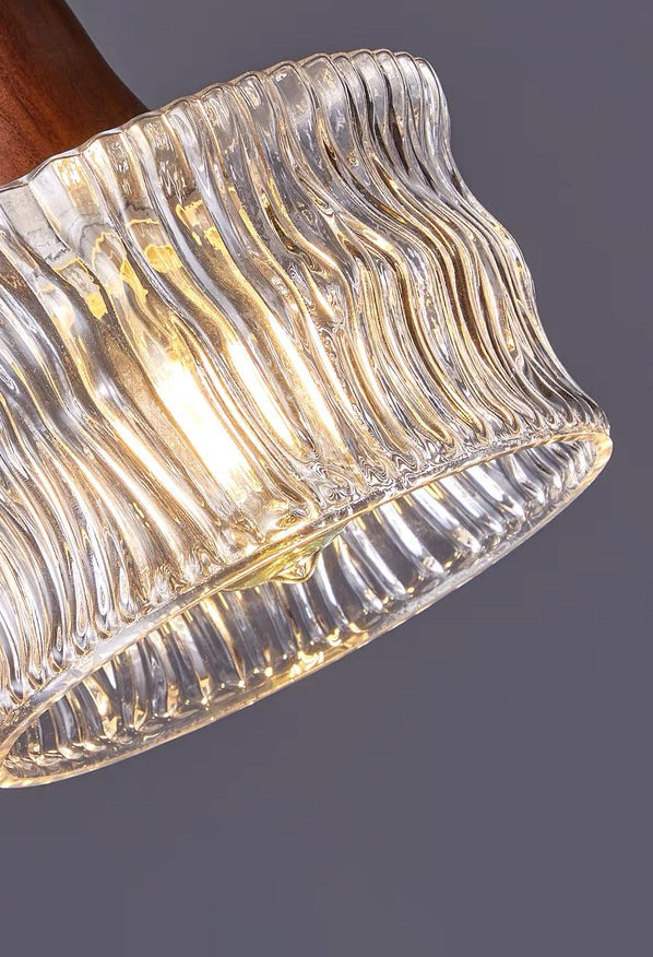 Petit lustre de style médiéval tout en cuivre