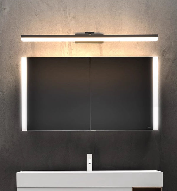Einfache Spiegelwandlampe
