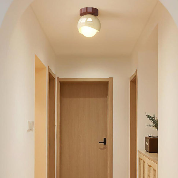 Deckenlampe im französischen Cremestil für den Flur