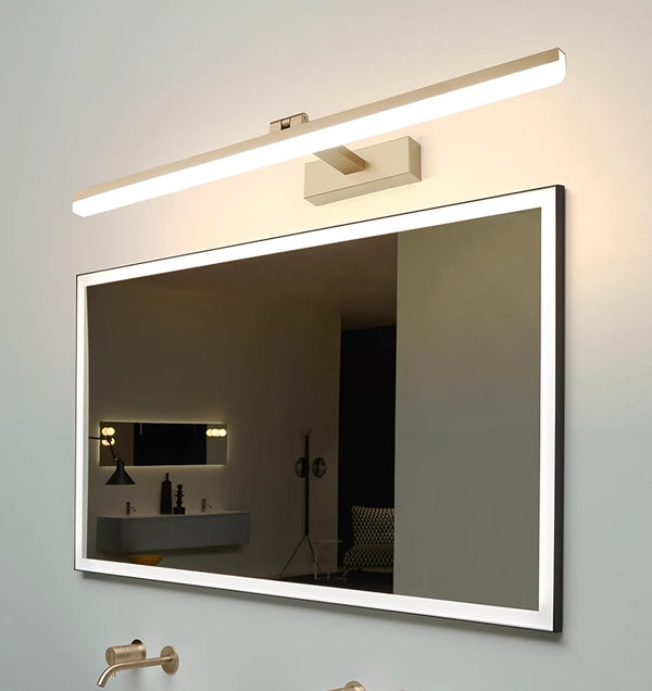 Einfache Spiegelwandlampe
