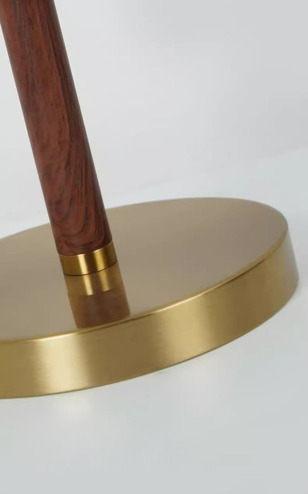 Stehlampe aus Walnussholz mit Plissee