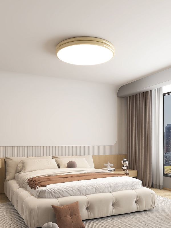 Simple cream style ceiling lamp