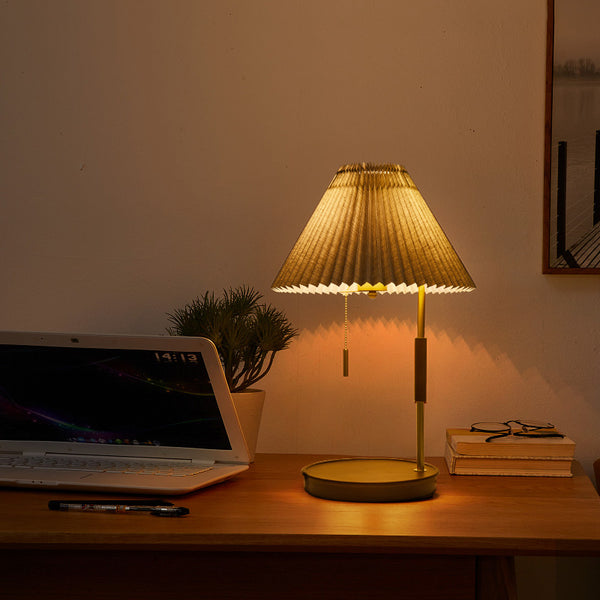 Retro plissierte Massivholz Tischlampe