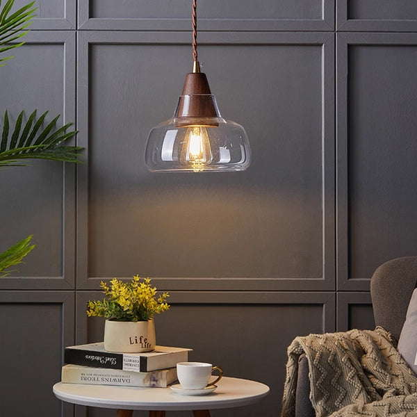 Petit lustre de style médiéval tout en cuivre