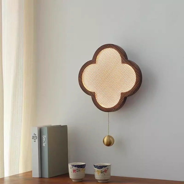 Wandlampe mit vierblättrigem Kleeblatt