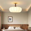 Plafonnier de chambre en tissu et bois massif