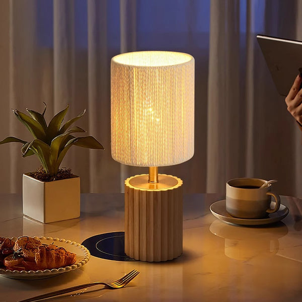 Schlafzimmer-Tischlampe aus Massivholz im japanischen Stil