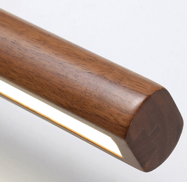 Wandlampe aus massivem Holz mit langem Spiegel