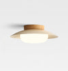 Deckenlampe aus cremefarbenem Strohhut