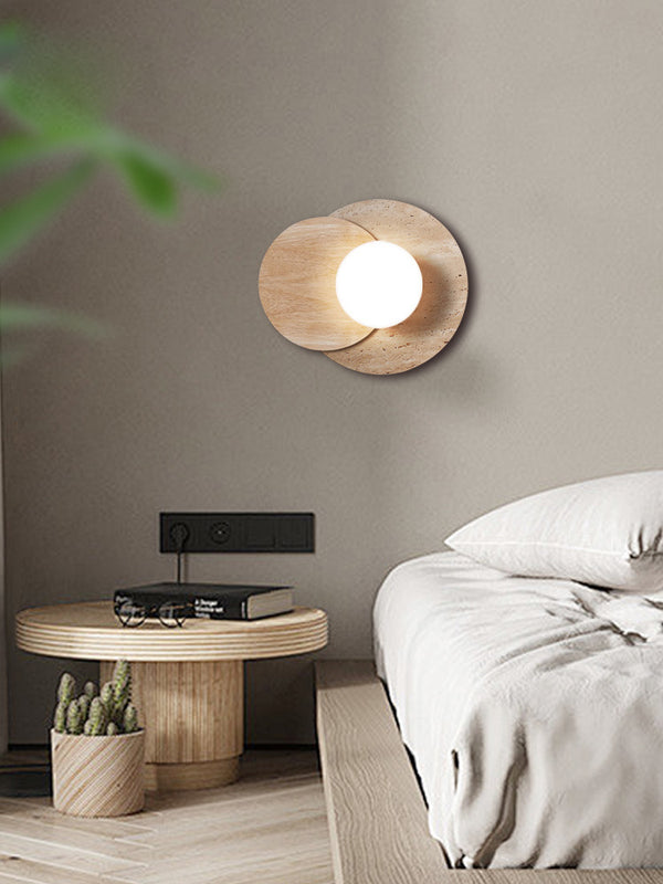 Japanische Wandlampe im Wabi-Sabi-Stil