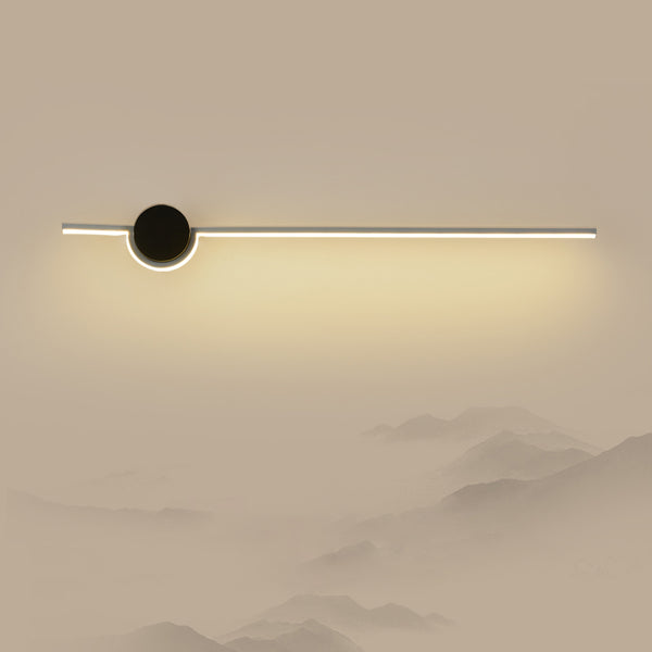 Minimalistische LED-Wandleuchte aus Massivholzstreifen