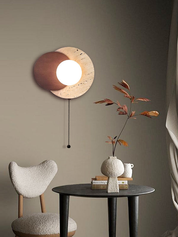 Japanische Wandlampe im Wabi-Sabi-Stil