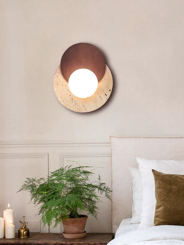 Japanische Wandlampe im Wabi-Sabi-Stil