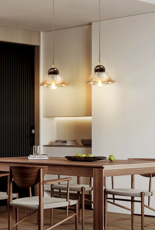 Lustre médiéval en verre de noyer