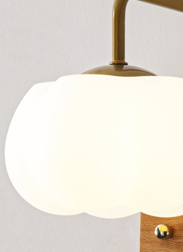 Kreative Wandlampe aus Massivholz in Baumwollform