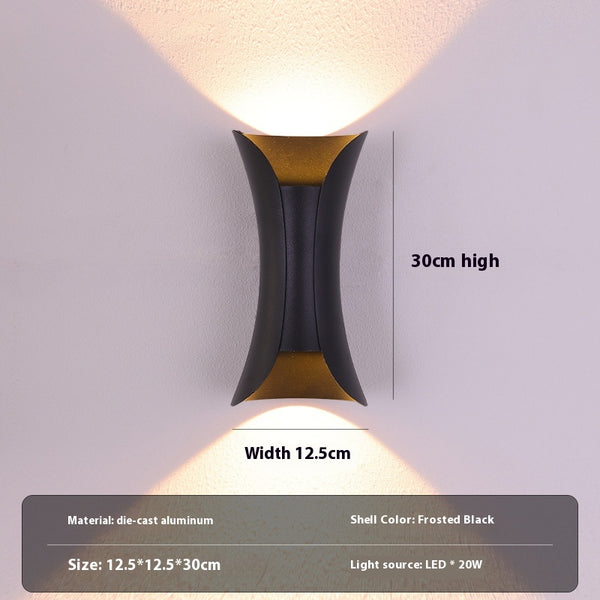 Schlichte LED-Außenwandleuchte für den Garten