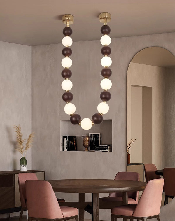 Lustre boule en bois massif à longues bandes de style médiéval