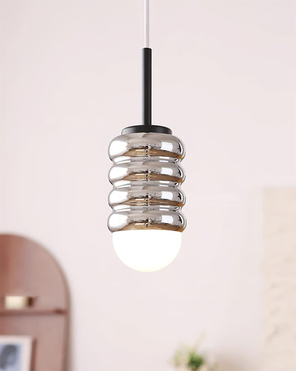 Cream style background wall small chandelier