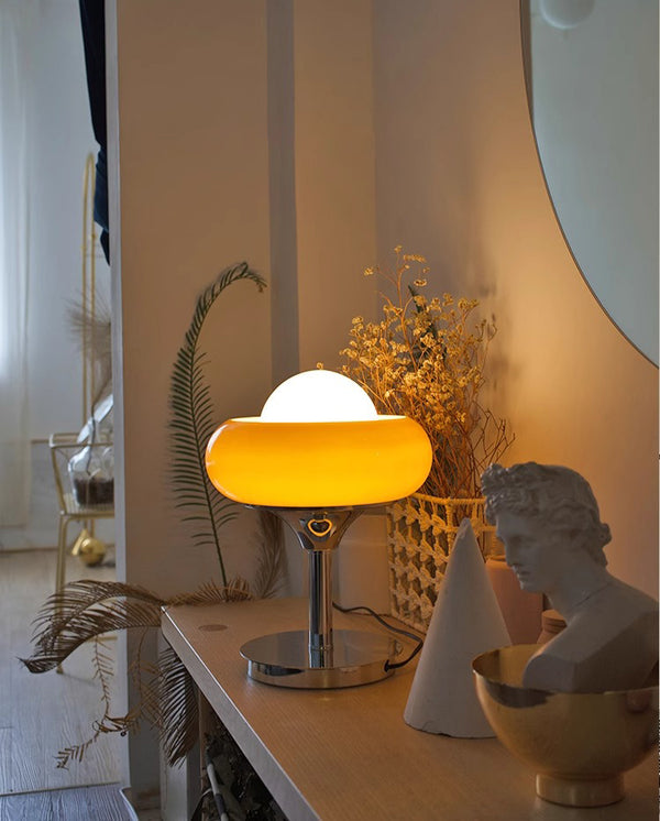Medieval vintage egg tart table lamp