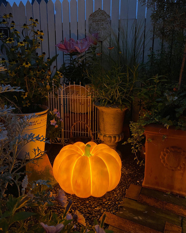 Pumpkin table lamp
