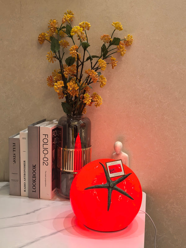 Tomato table lamp