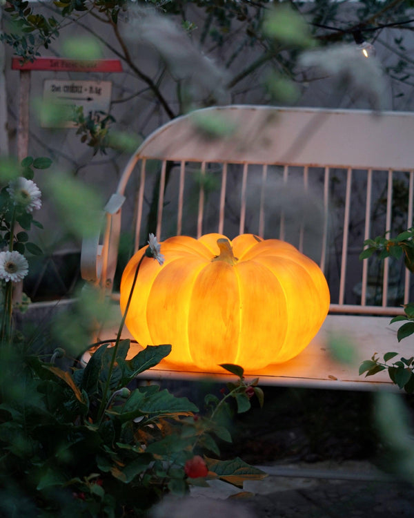 Pumpkin table lamp
