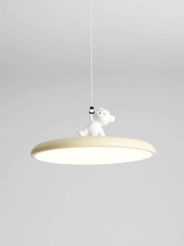 Kreativer Kronleuchter mit Cartoon-Bären